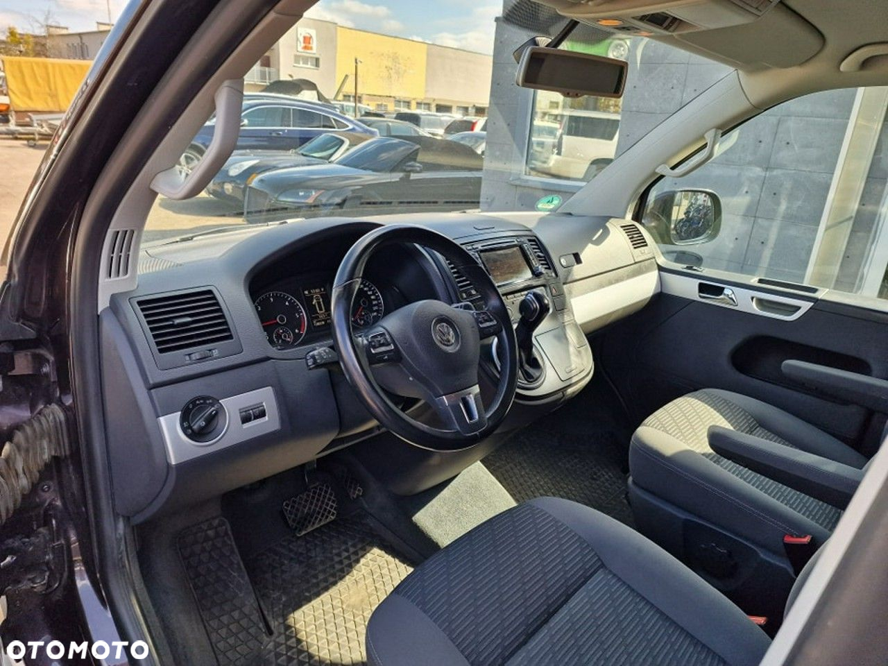 Volkswagen Multivan - 8