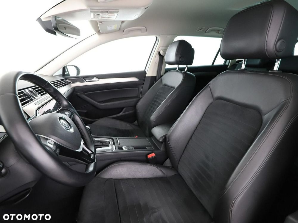 Volkswagen Passat Variant 1.5 TSI OPF DSG Highline - 14