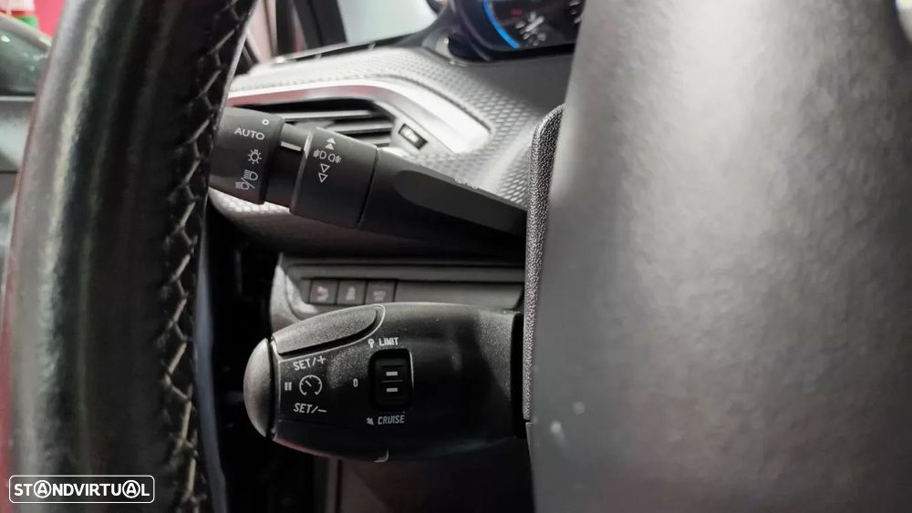 Peugeot 2008 1.2 PureTech Allure - 25