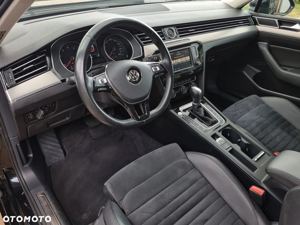 Volkswagen Passat - 8