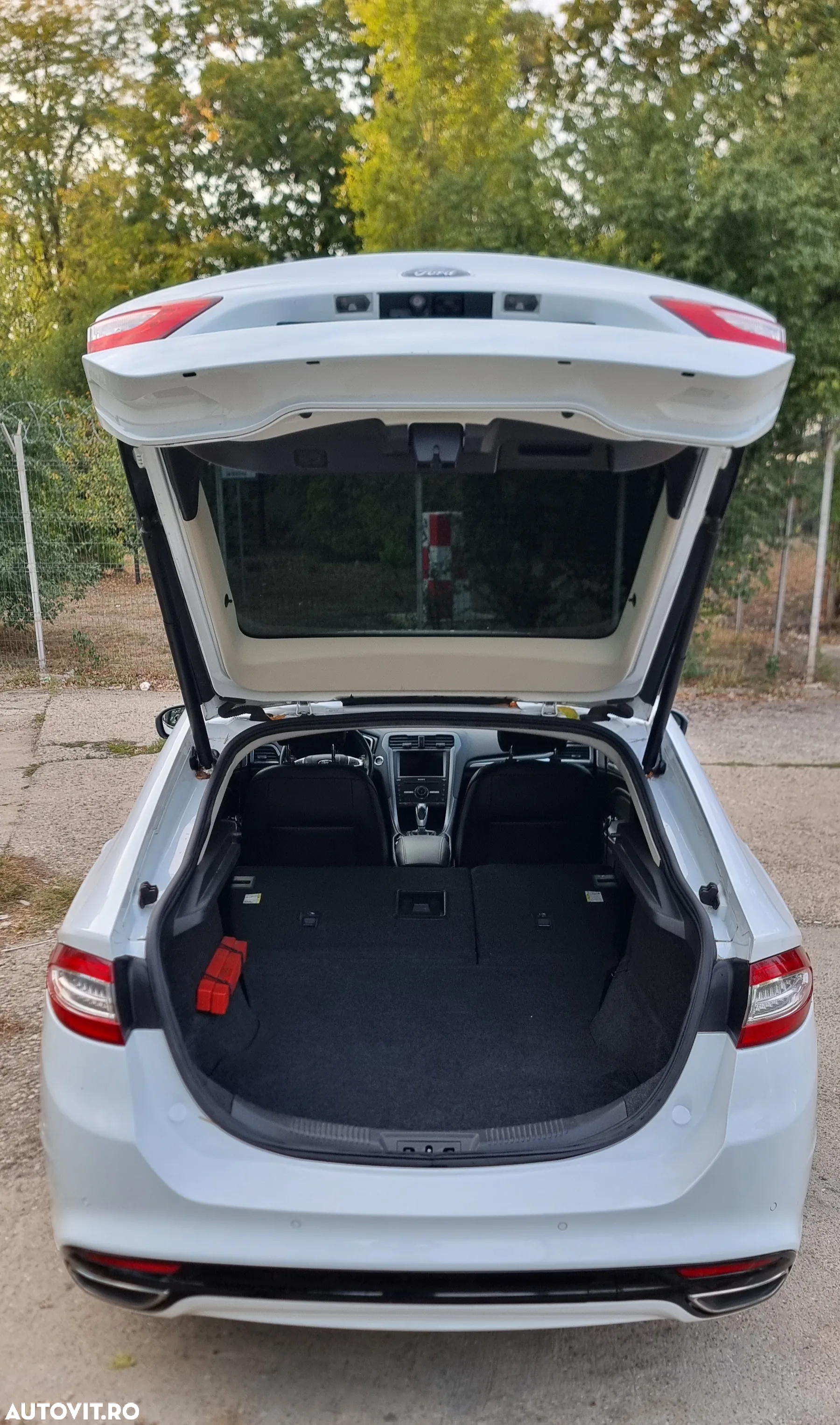 Ford Mondeo 2.0 TDCi Powershift Titanium - 35