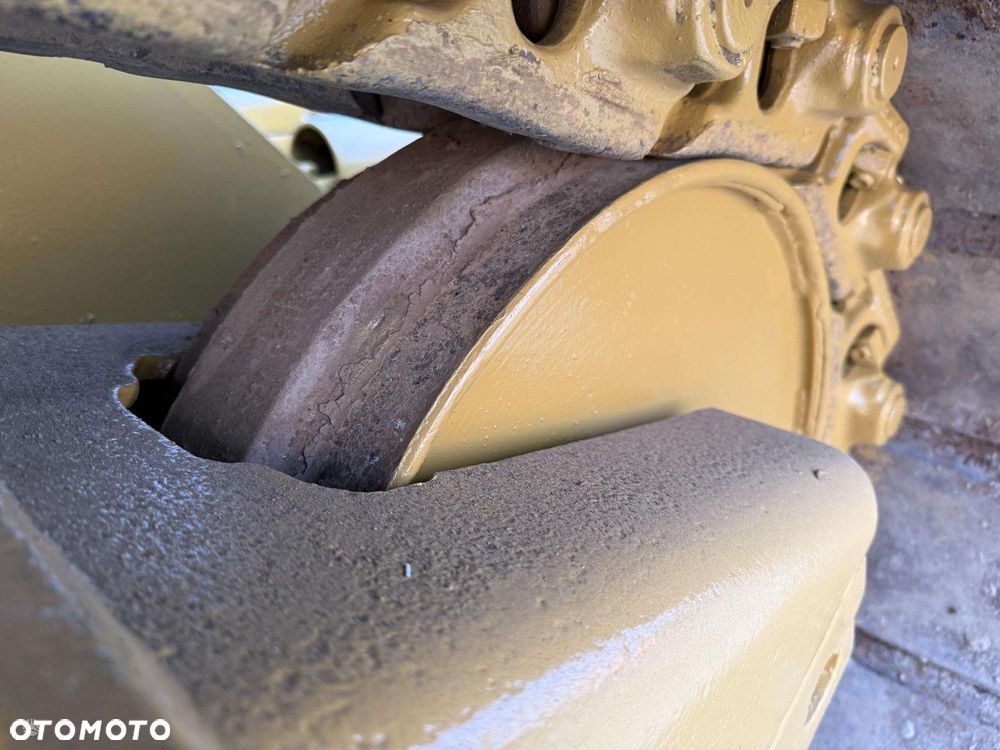 Caterpillar D4H LGP - 16