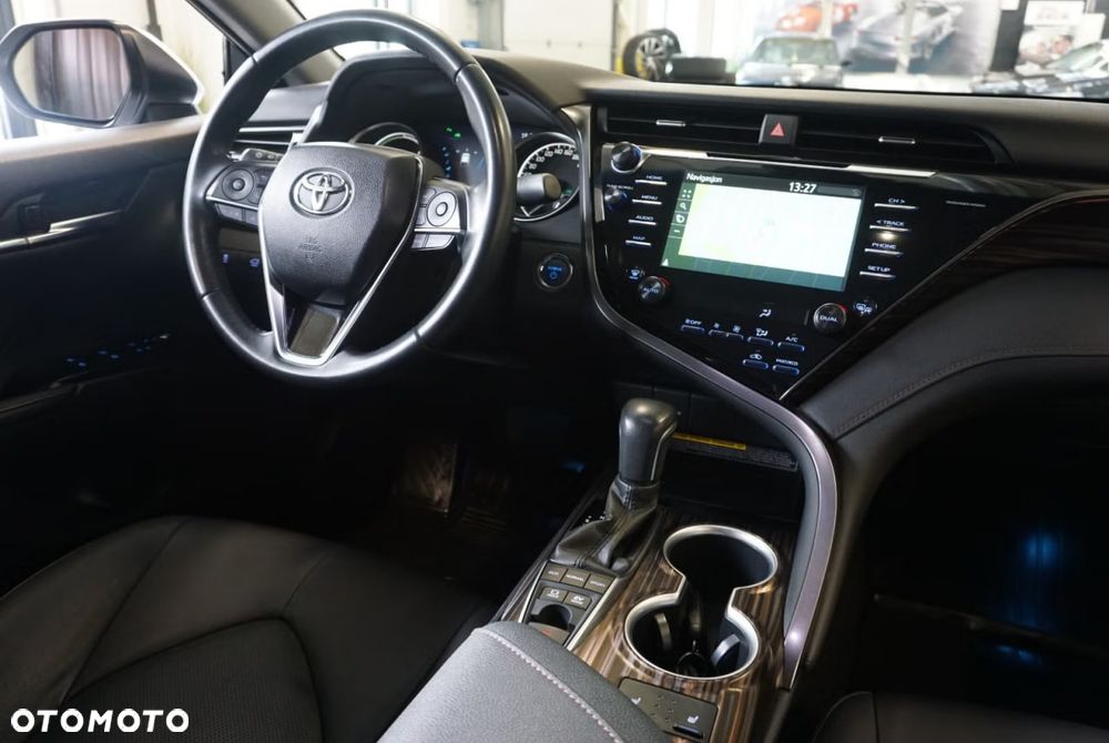 Toyota Camry Executive - 20