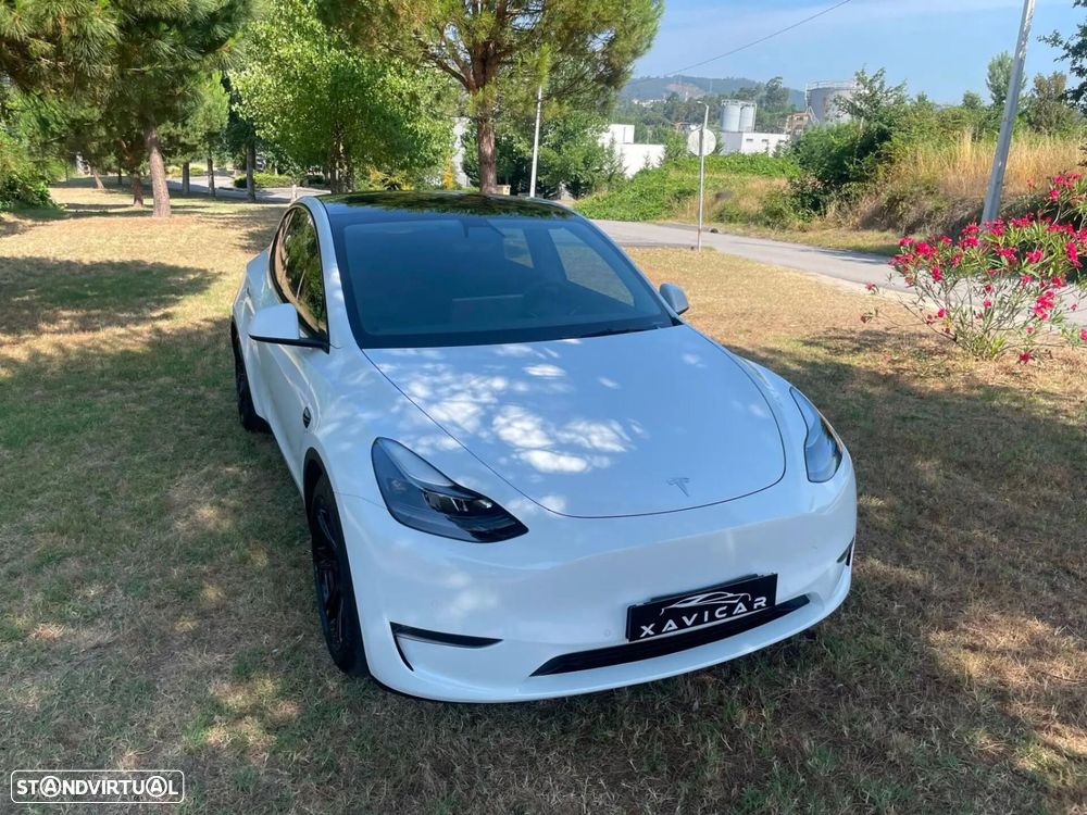 Tesla Model Y Long Range Dual Motor AWD — fotografia 13