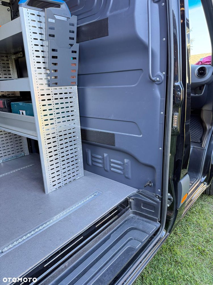 Mercedes-Benz Sprinter - 13