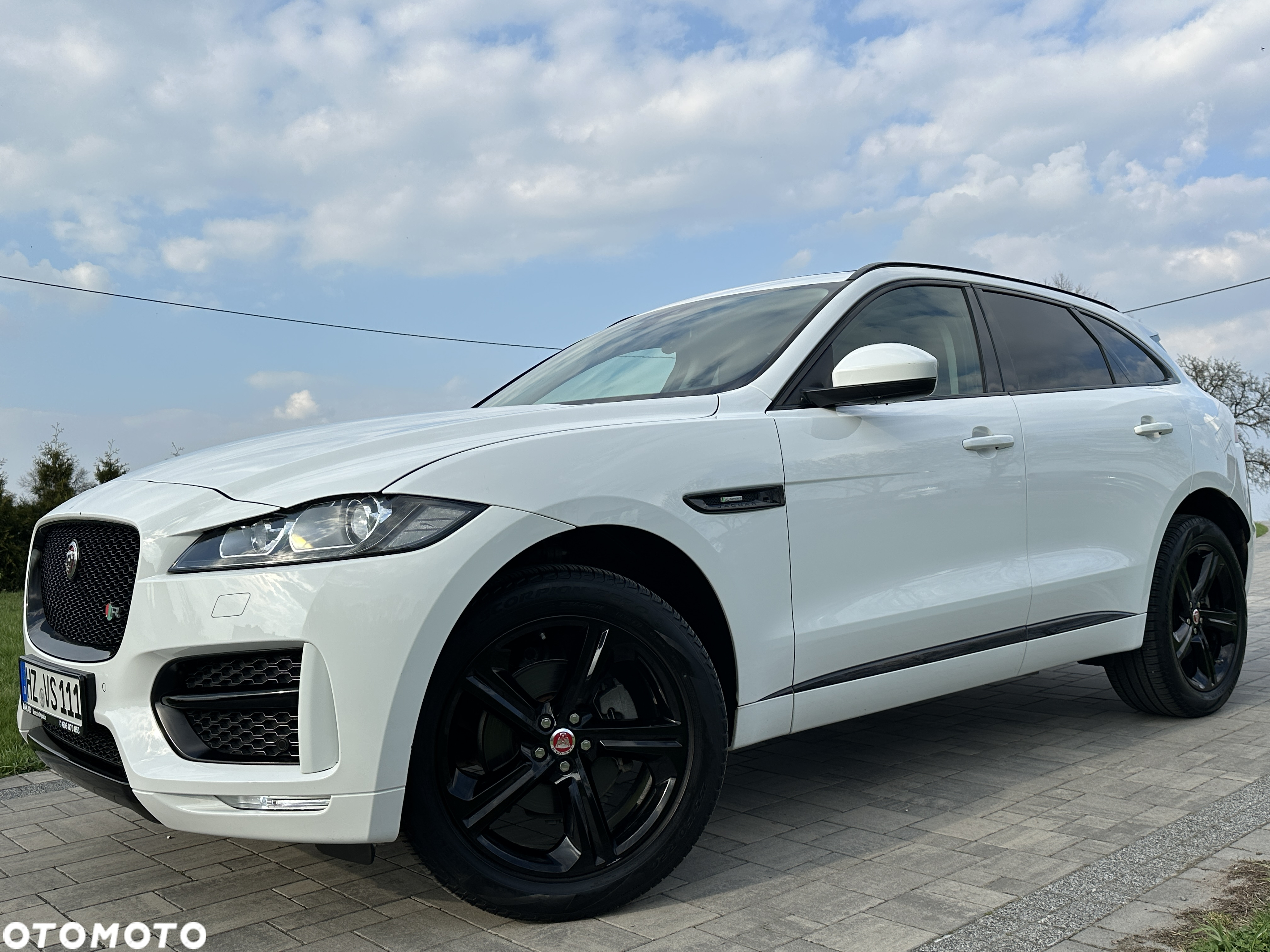 Jaguar F-Pace 2.0 i4D AWD R-Sport - 35