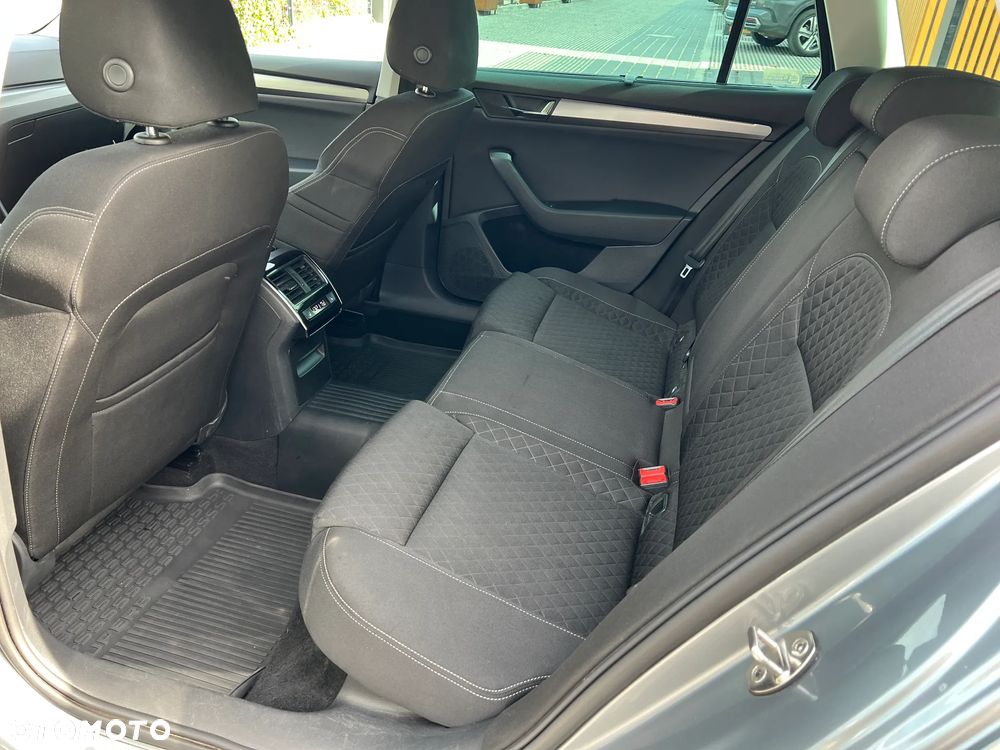 Skoda Superb 2.0 TDI Style DSG - 26