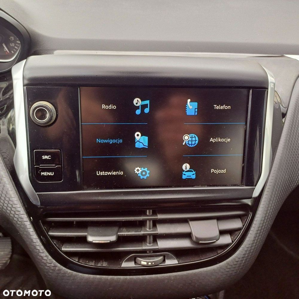 Peugeot 208 - 10
