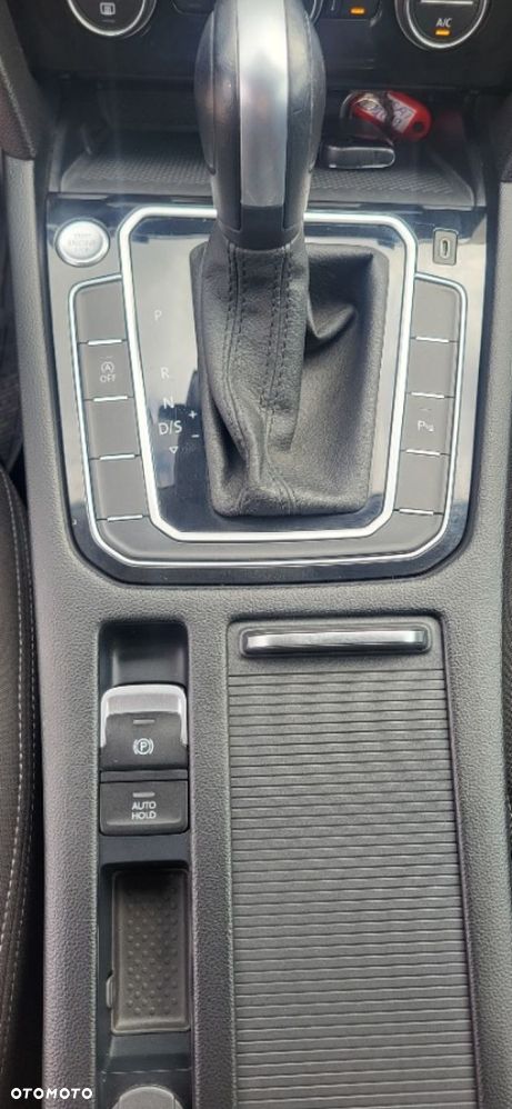 Volkswagen Passat - 16