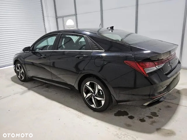 Hyundai Elantra 1.6 Executive CVT - 2