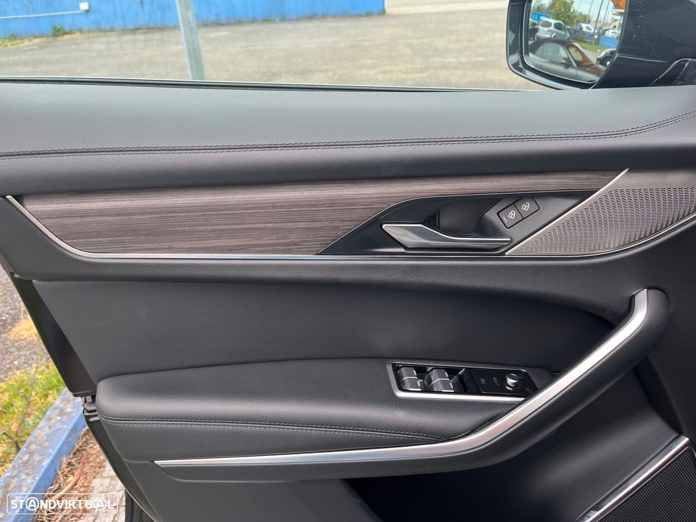 Jaguar F-Pace 2.0 P400e AWD - 24