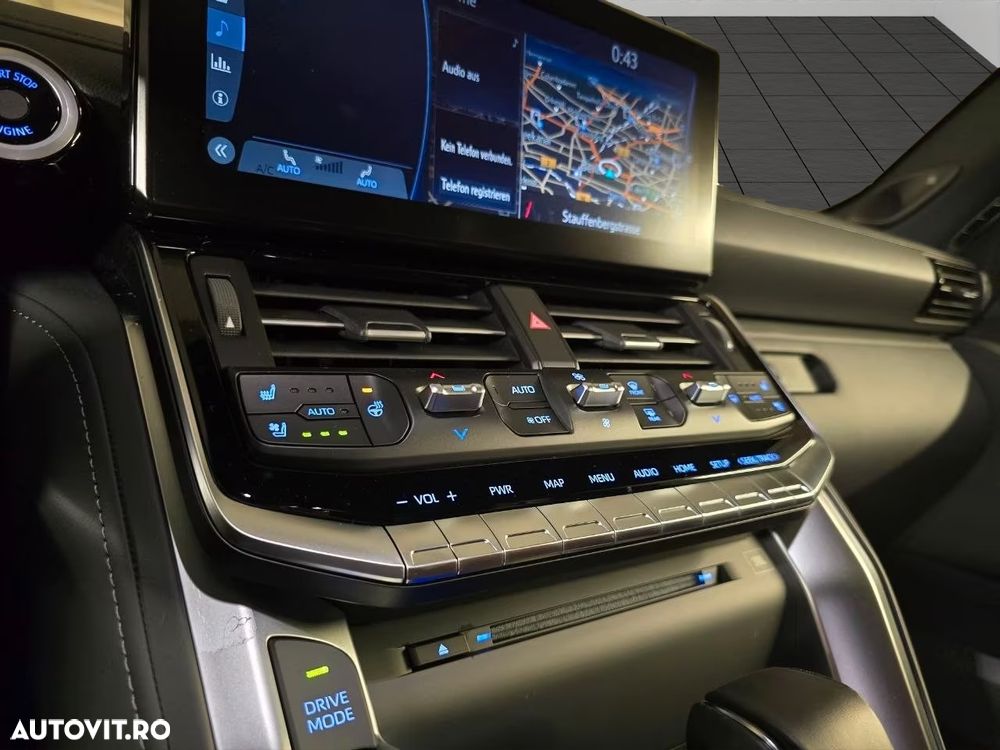 Toyota Land Cruiser 300 - 17