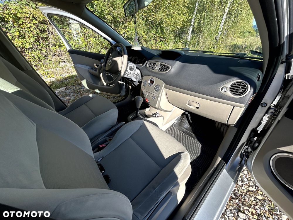 Renault Clio - 14