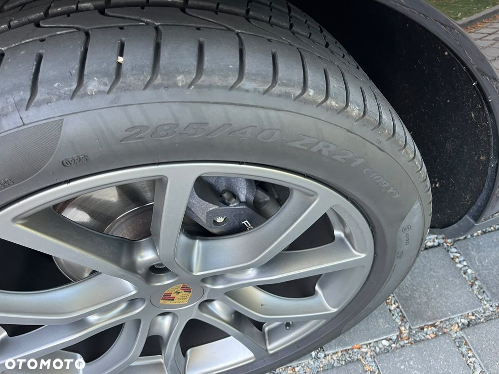 Porsche Cayenne Platinum Edition - 10