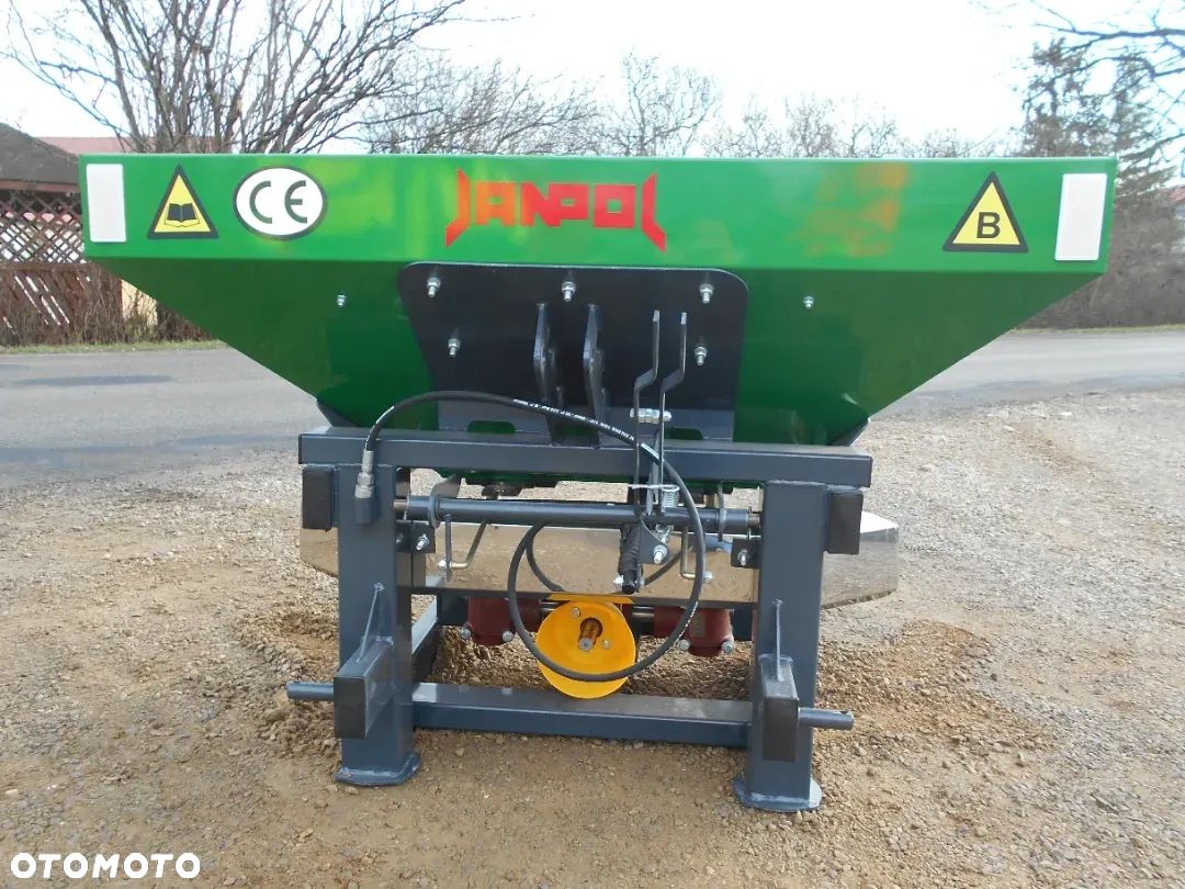 SIEWKA/ Siewnik/ ROZSIEWACZ Nawozów Hydraulika W Standardzie 600L, 800L, 1000L, 1200L (polifoska, siarczan amonu, saletrzak, superfosfat, sól potasowa, siarczan potasu, siarczan magnezu) - 1