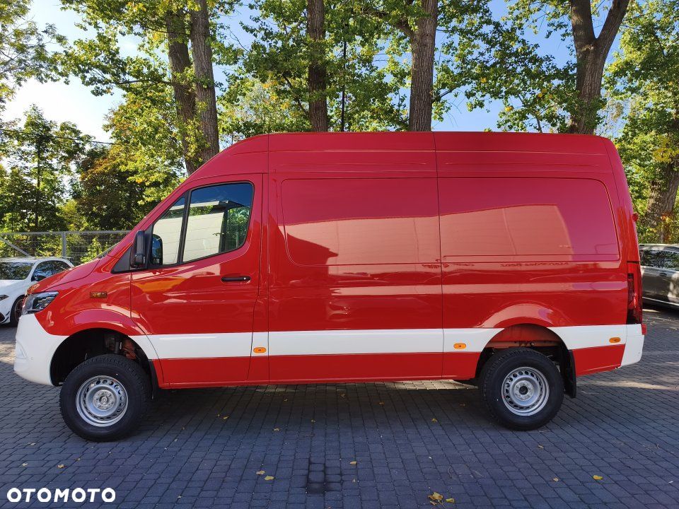 Mercedes-Benz Sprinter - 2