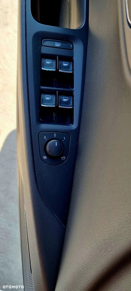 Seat Leon 2.0 TDI DPF Ecomotive DSG FR - 25