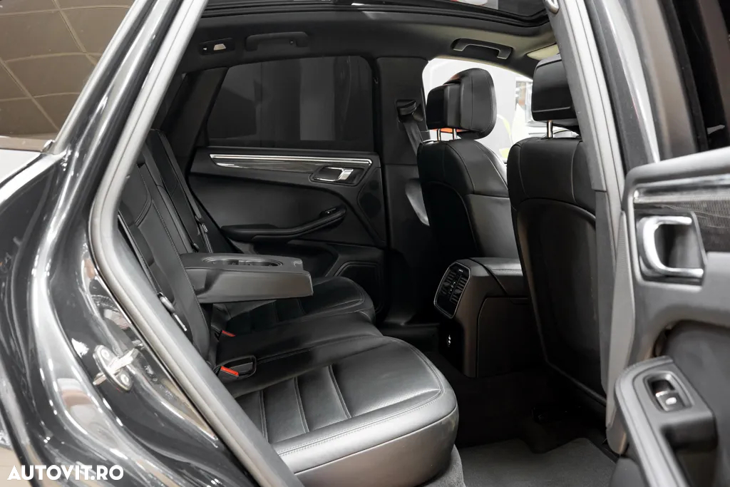 Porsche Macan S - 31