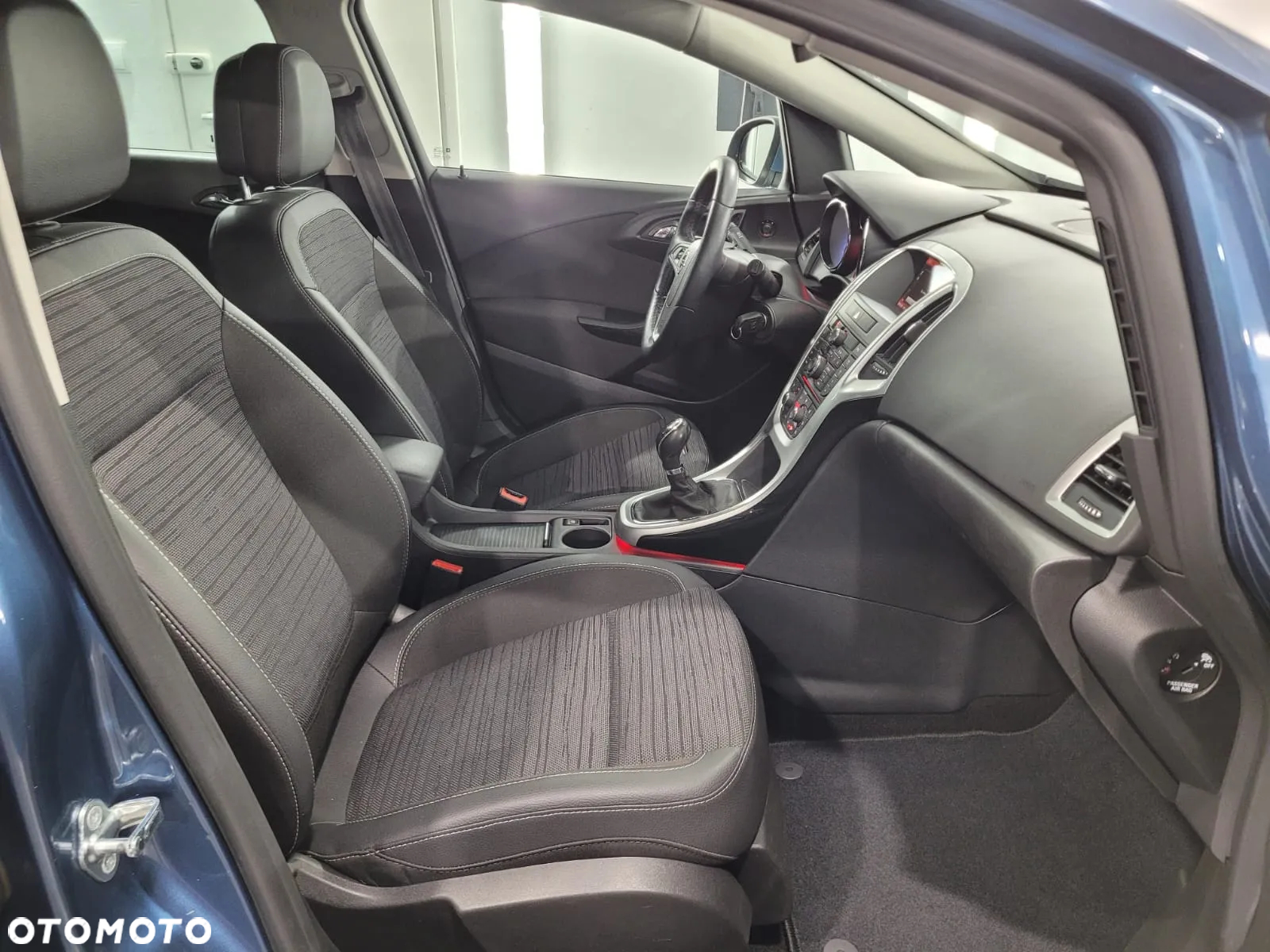 Opel Astra IV 1.4 T Cosmo S&S - 24