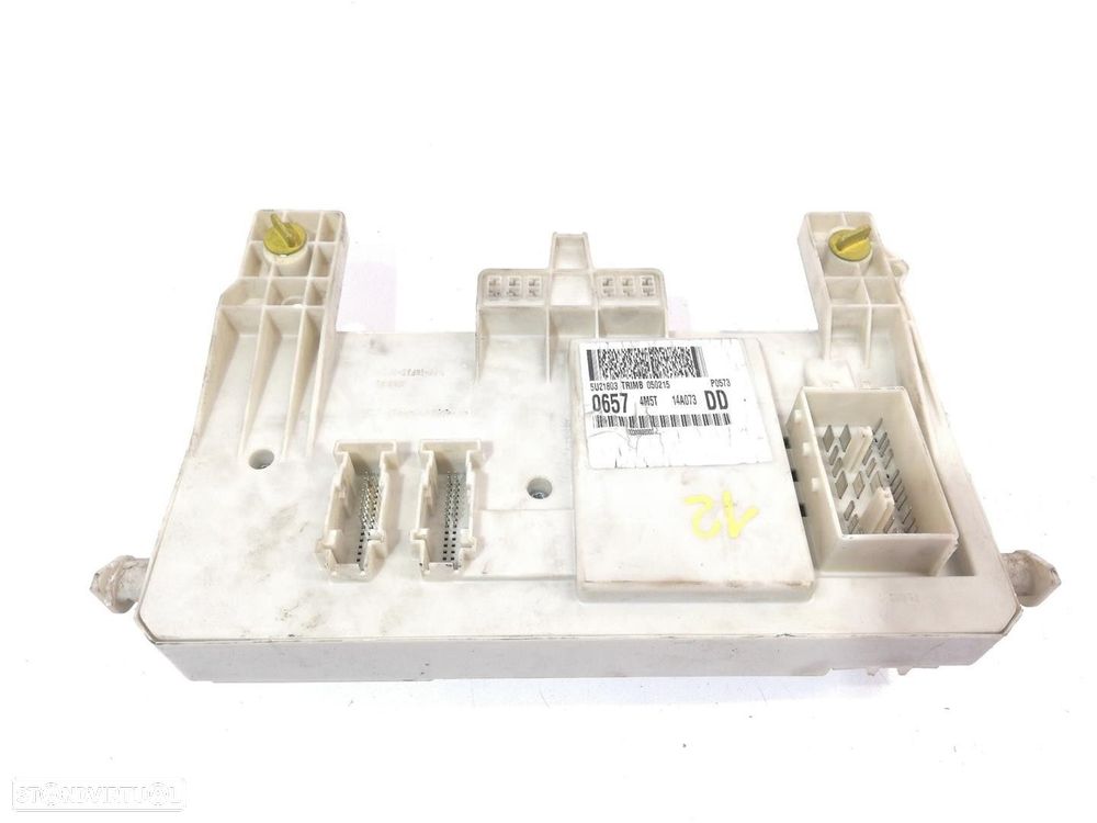 CAIXA RELÉS / FUSÍVEIS FORD FOCUS II 2005 - 1