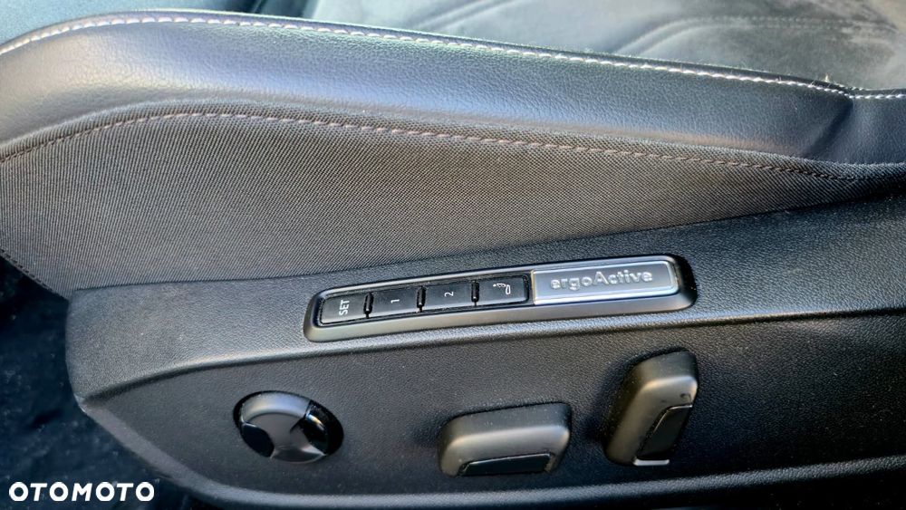 Volkswagen Golf - 11