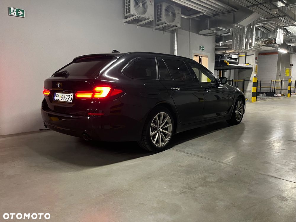BMW Seria 5 520d Sport Line - 3