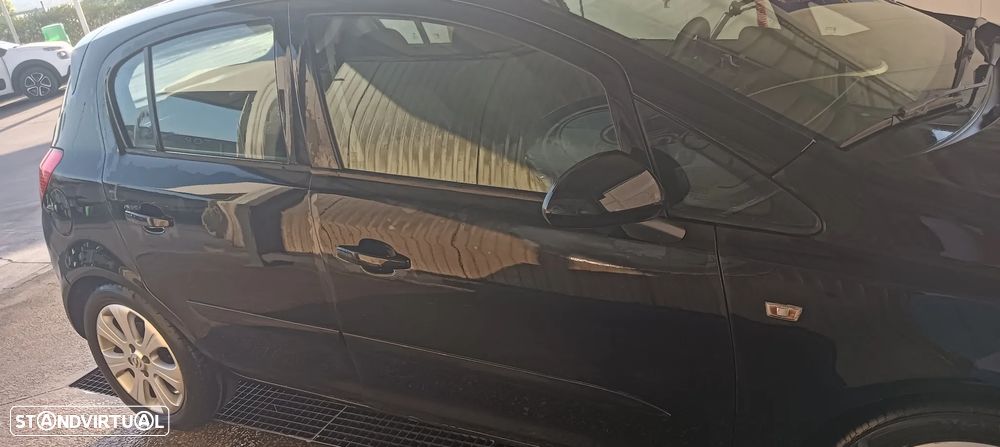 Opel Corsa 1.2 Cosmo - 2