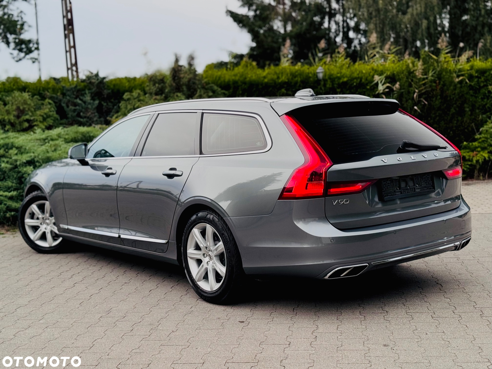 Volvo V90 D3 Geartronic Momentum Pro - 17
