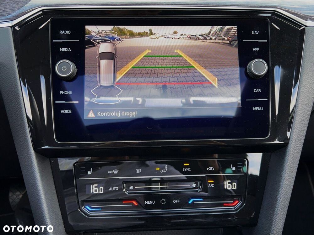 Volkswagen Passat 2.0 TDI Business DSG - 25