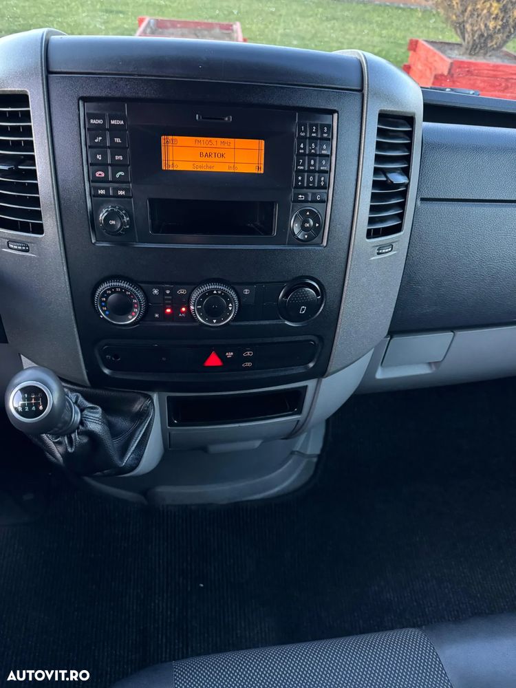 Mercedes-Benz Sprinter - 24
