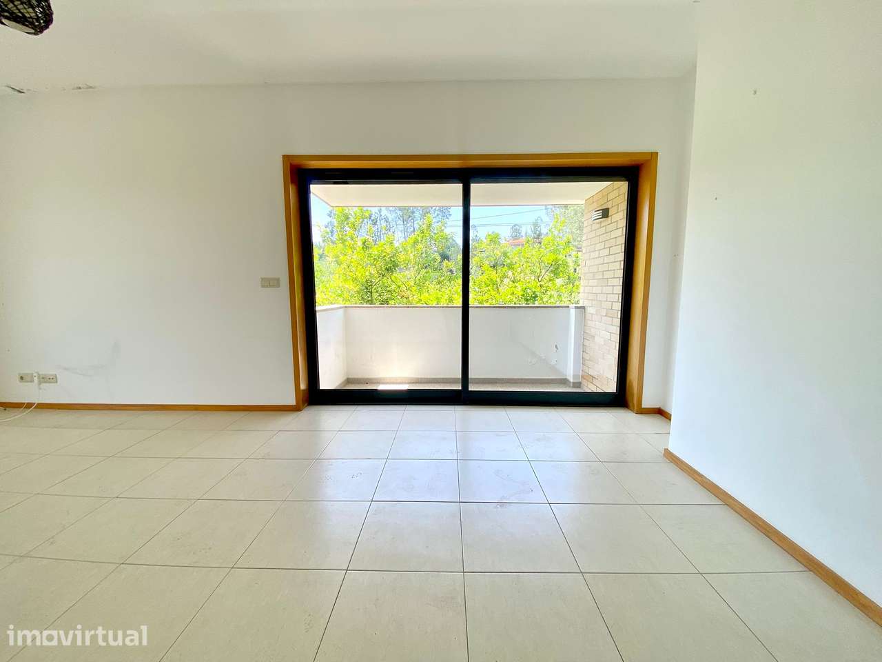 Apartamento T2 com varanda e garagem à venda - Grande imagem: 4/4