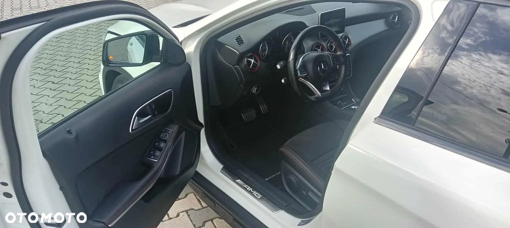 Mercedes-Benz GLA AMG 45 4Matic AMG Speedshift 7G-DCT - 8