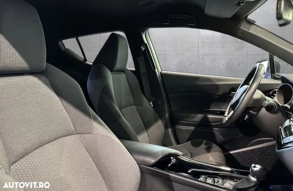 Toyota C-HR Style - 10
