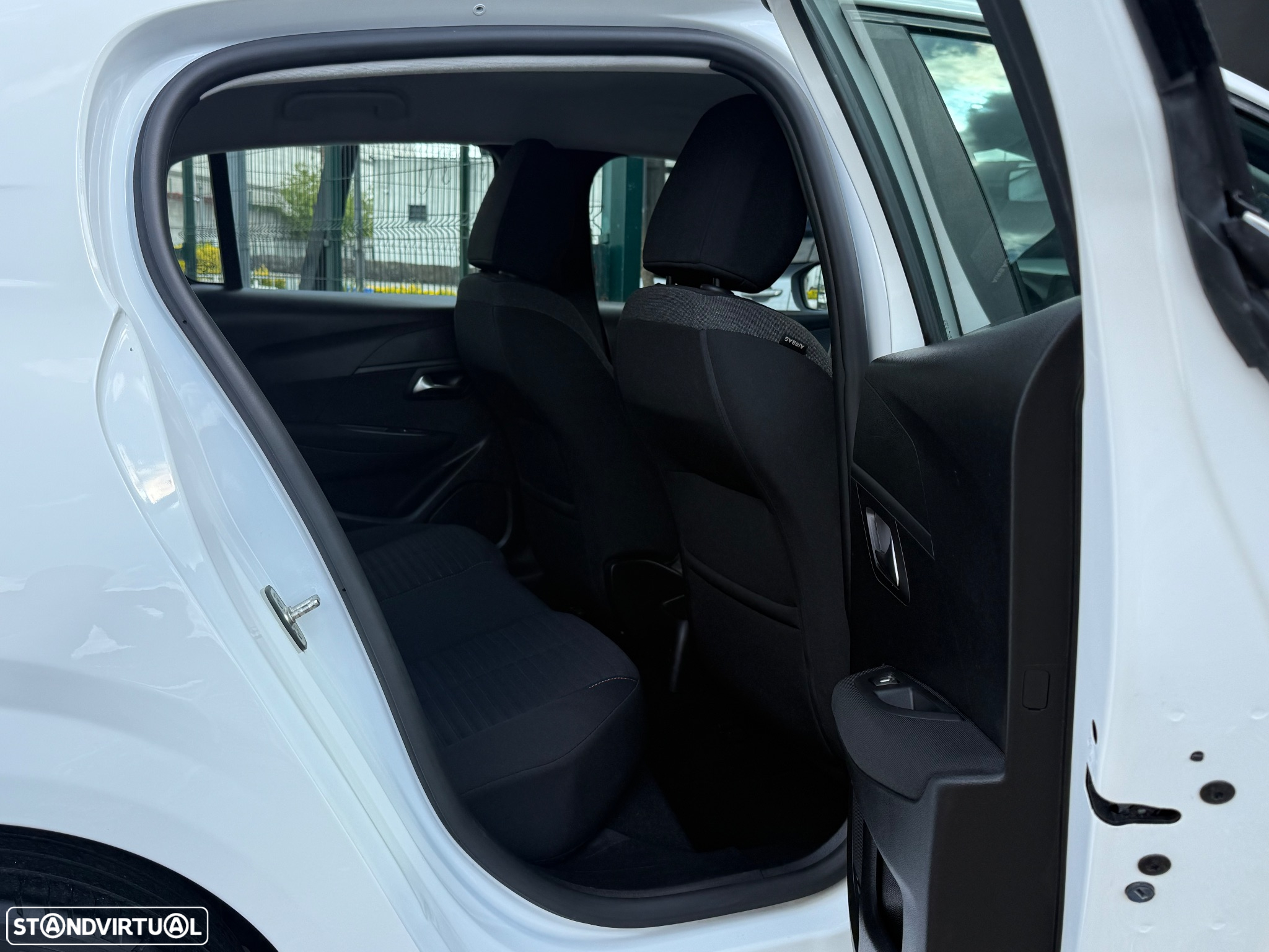Peugeot 208 1.2 PureTech Active - 36