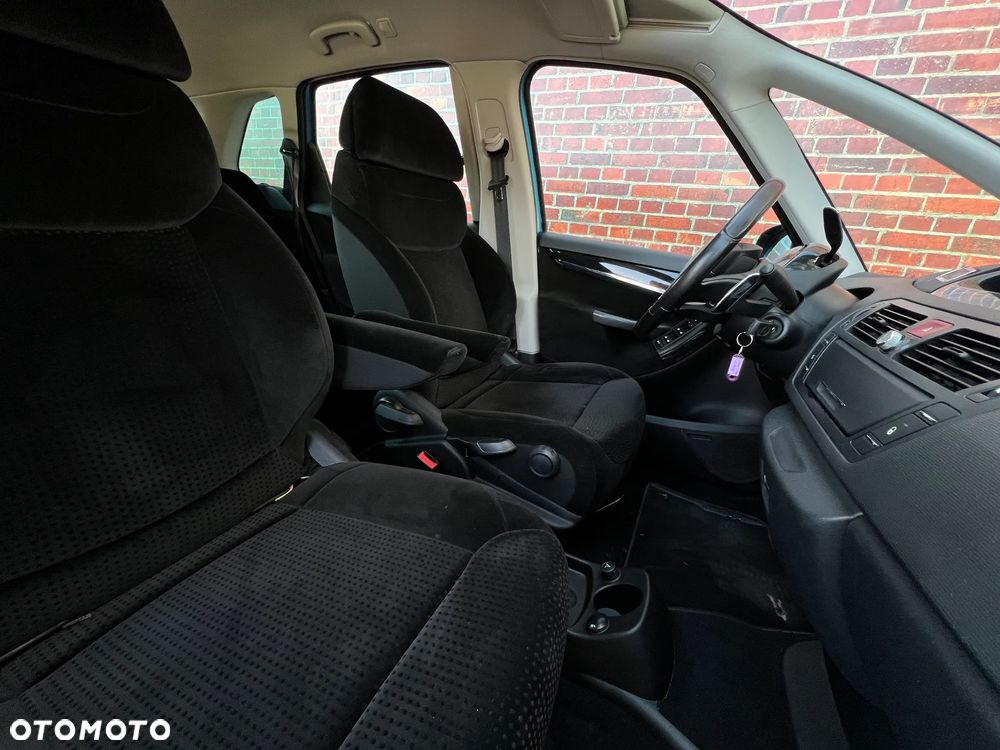 Citroën C4 Picasso - 11