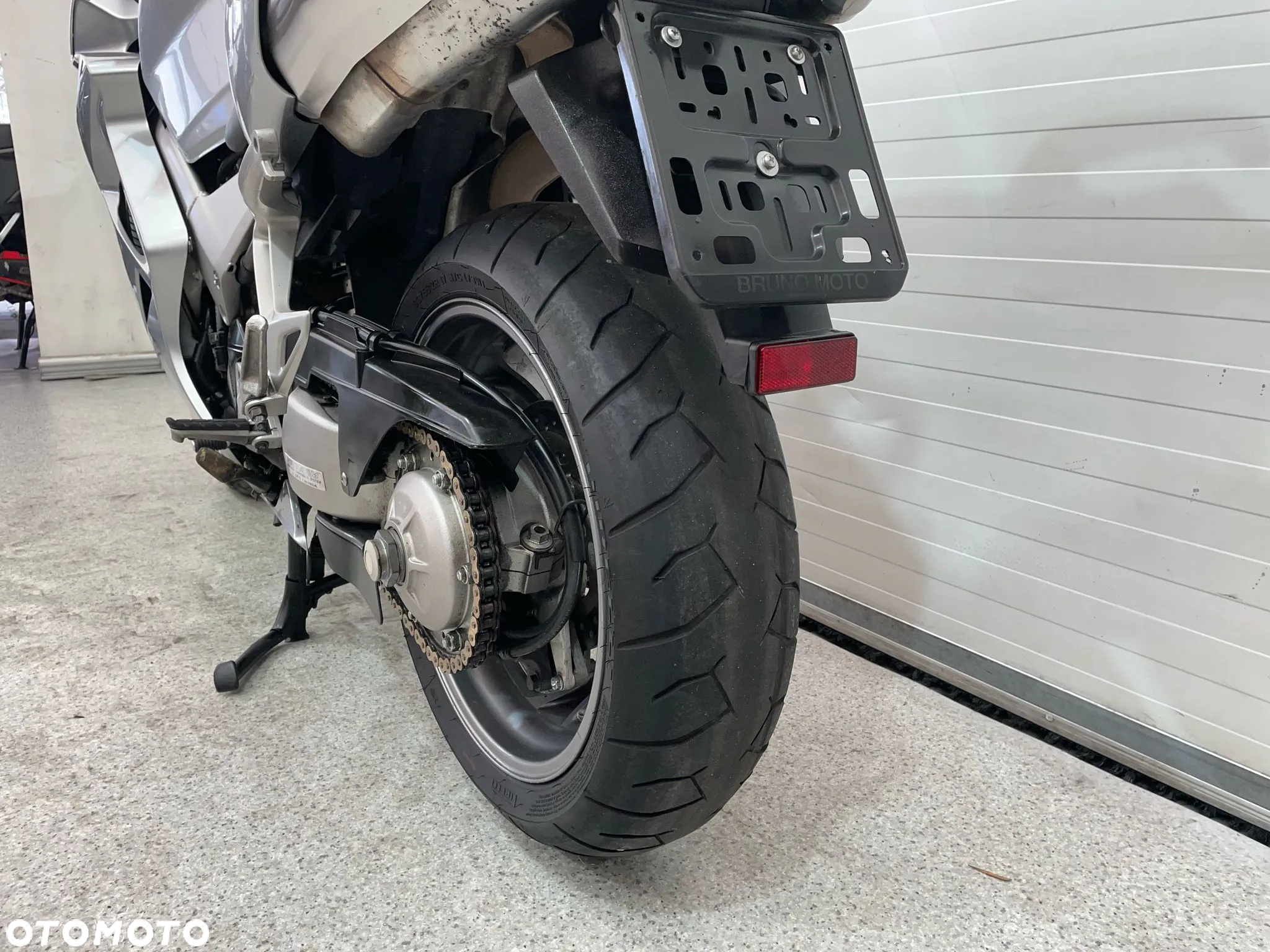 Honda VFR - 8