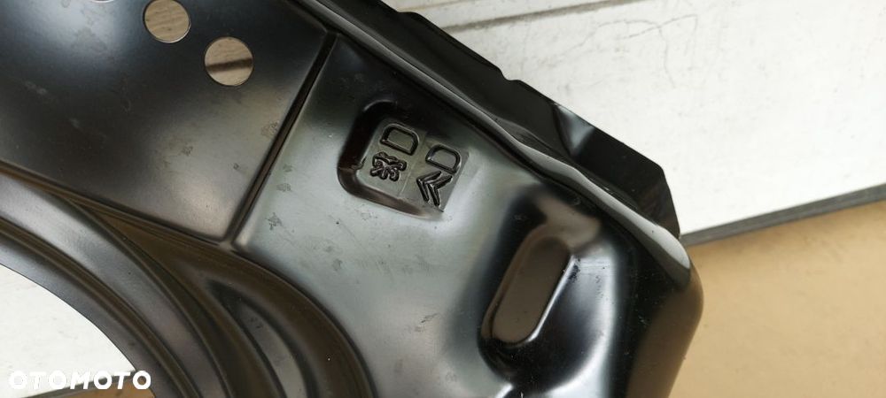 Słupek poszycie prawy przód Citroen C1 Peugeot 107 - 3