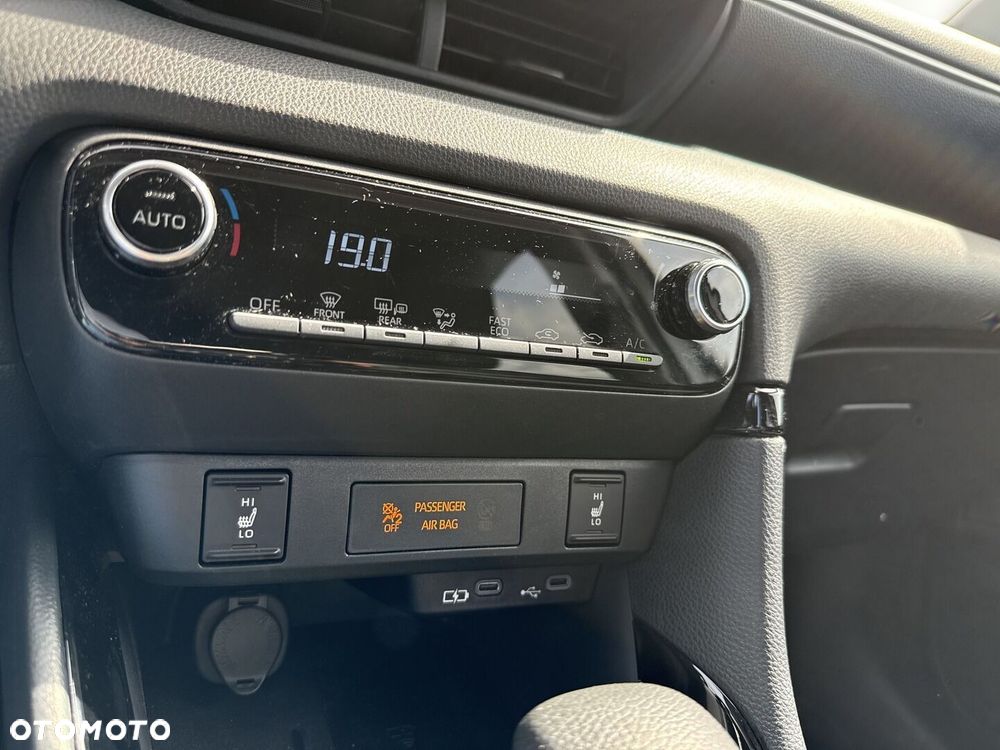 Toyota Yaris Hybrid 1.5 Style - 19