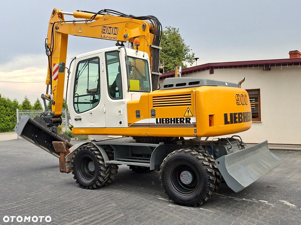 Liebherr A 900 C Pług+Podpory - 2