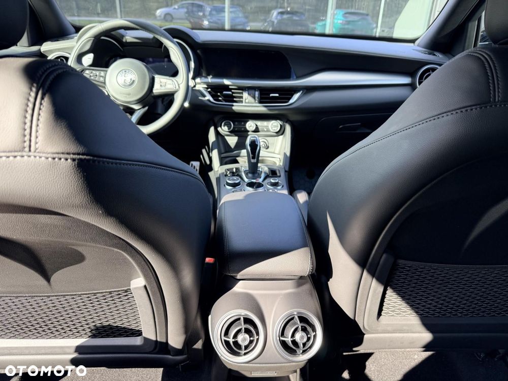 Alfa Romeo Stelvio - 19
