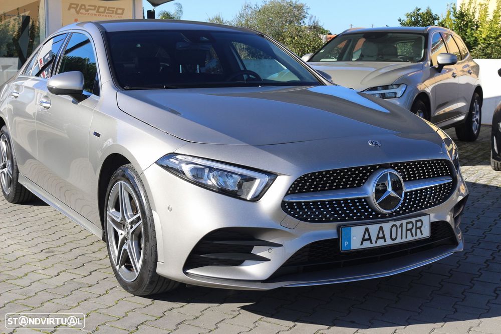 Mercedes-Benz A 250 Limousine e AMG Line - 4