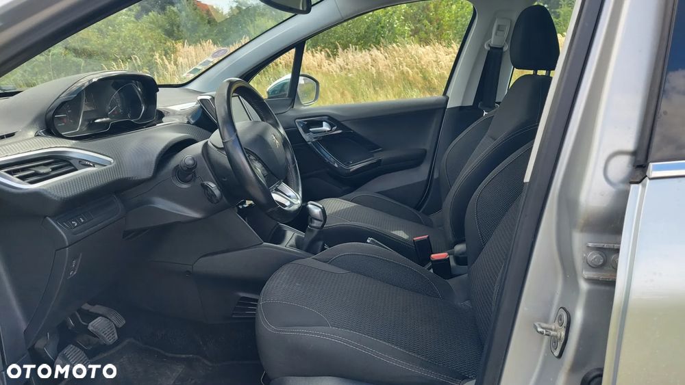 Peugeot 208 PureTech 82 Start & Stop Allure - 7