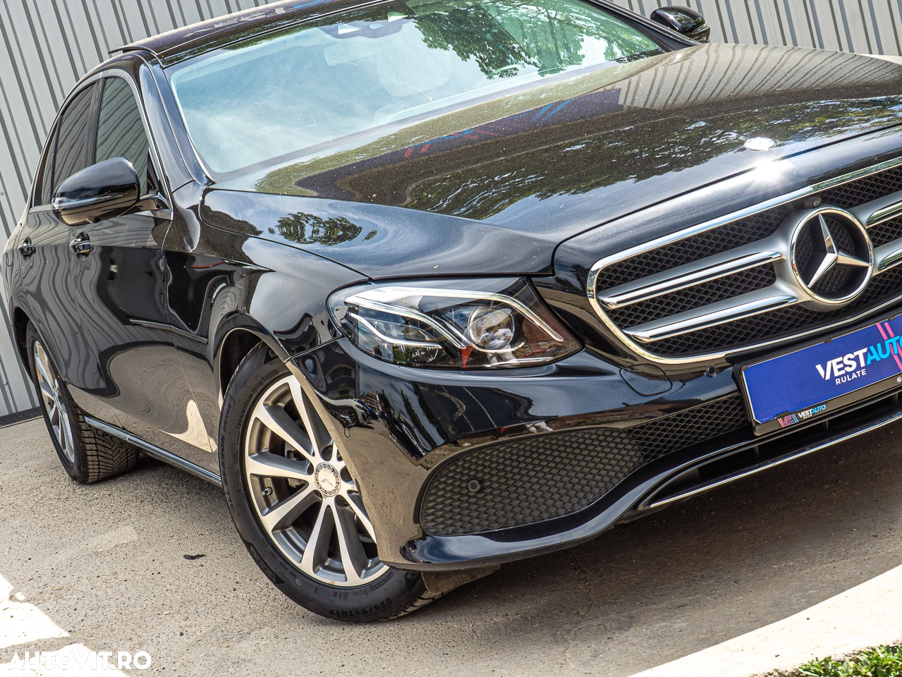 Mercedes-Benz E 220 d 9G-TRONIC Exclusive - 10