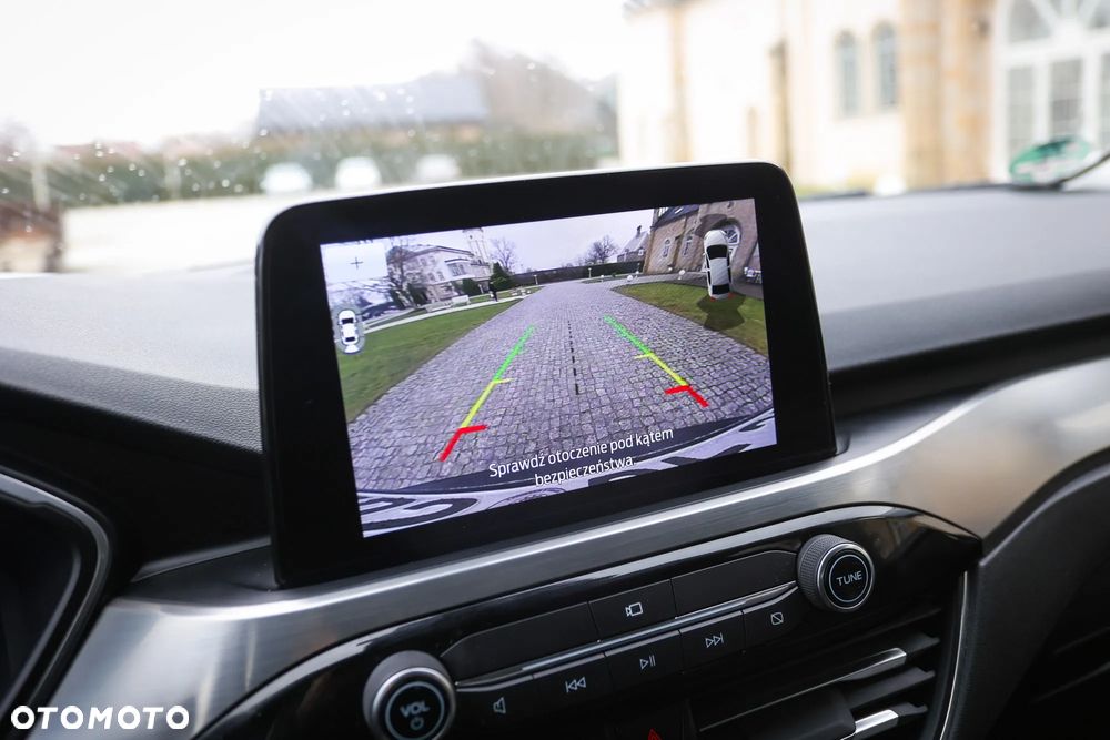 Ford Kuga 2.0 EcoBlue 4x4 TITANIUM X - 32