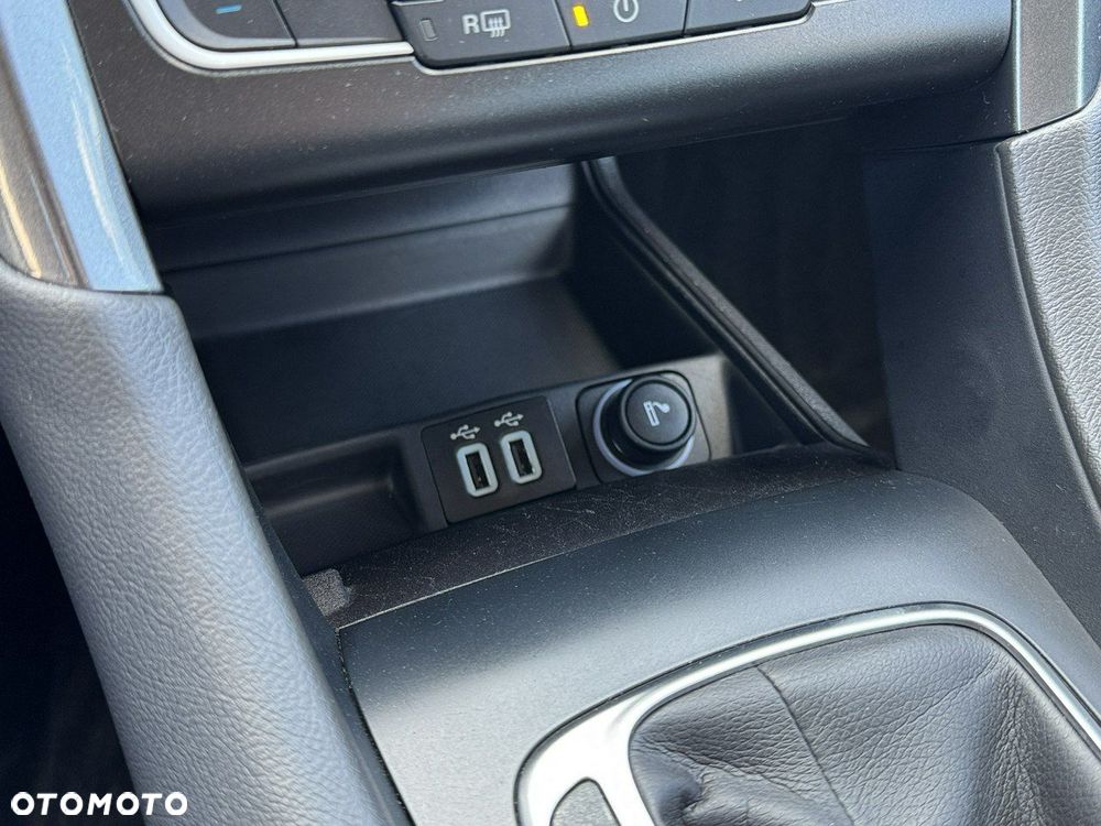 Ford Mondeo 2.0 Hybrid Titanium - 30