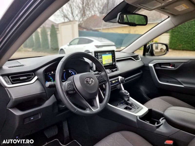 Toyota RAV4 - 9