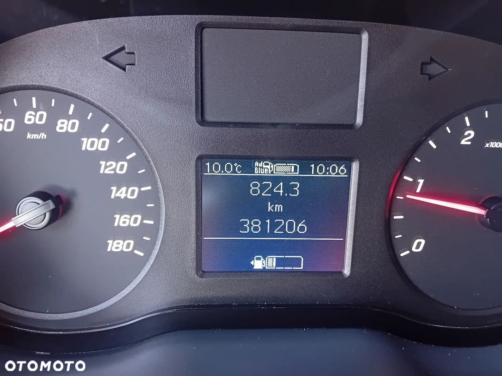 Mercedes-Benz Sprinter - 28