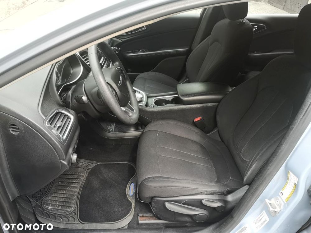 Chrysler 200 - 15