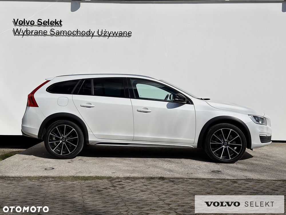 Volvo V60 Cross Country - 6
