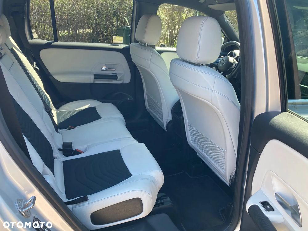 Mercedes-Benz GLB 250 8G-DCT - 10